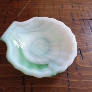 Vintage Akro Agate  Seashell Shape  Dish ￼Green Ombre Ashtray, Jewelry Holder